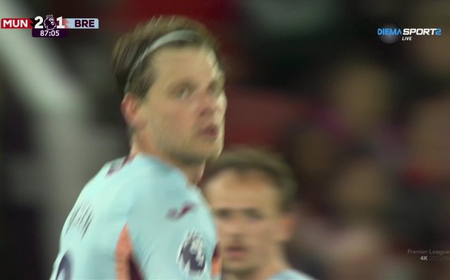 Матиас Йенсен намали за Брентфорд срещу Манчестър Юнайтед (видео)