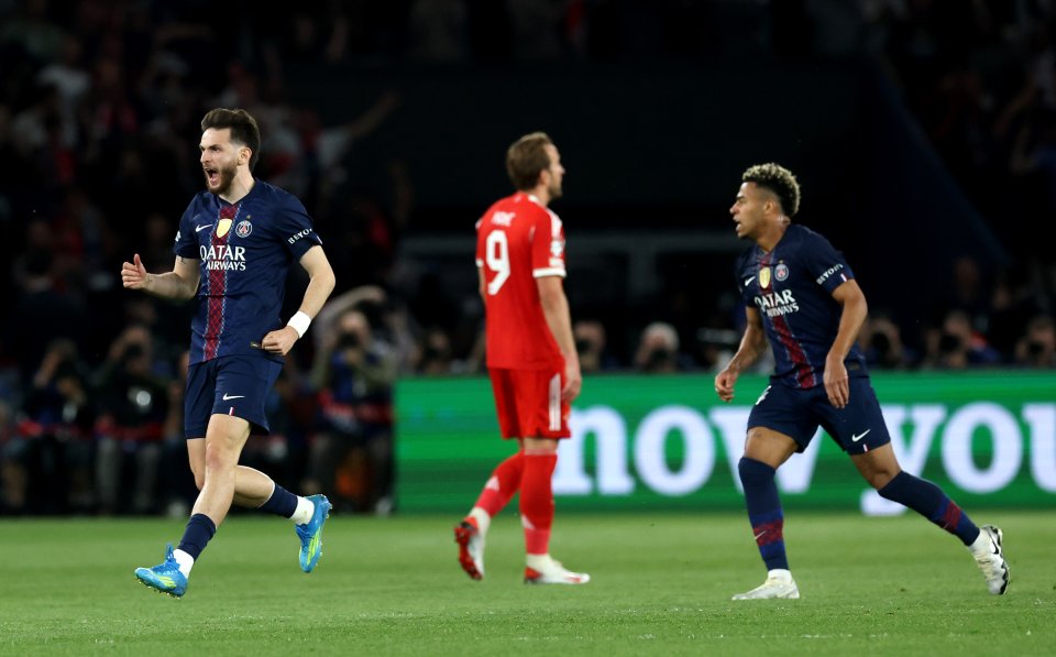 PSV ПСЖ Байерн1