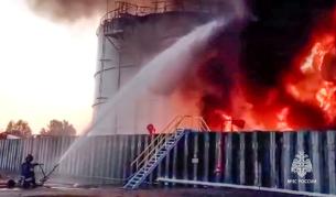 Украйна удари петролна рафинерия в Русия, Москва oтвърна с атаки