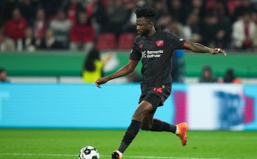 Защитник на Байер Леверкузен поднови договора си