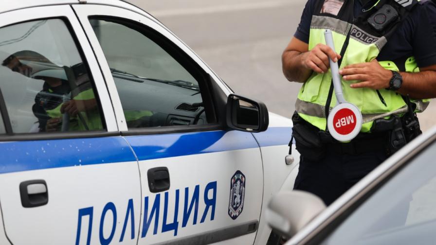 Младежи на 18 и 19 г. правят гонки в София