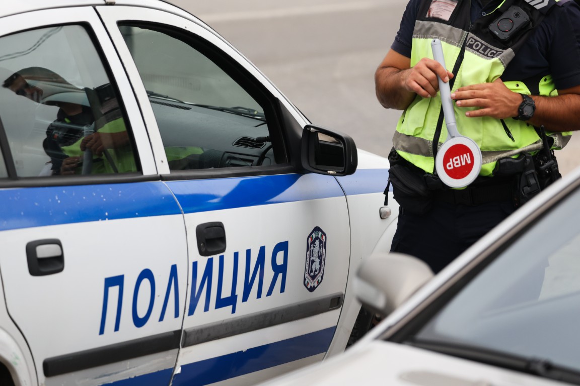 Младежи на 18 и 19 г. правят гонки в София