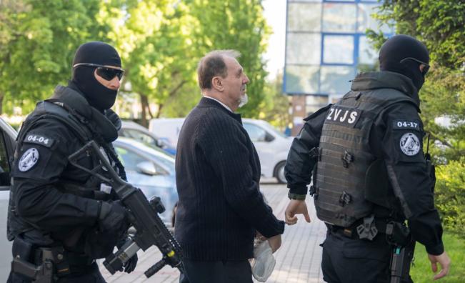 <p>Осъдиха на 21 години затвор мъжа, прострелял Фицо</p>