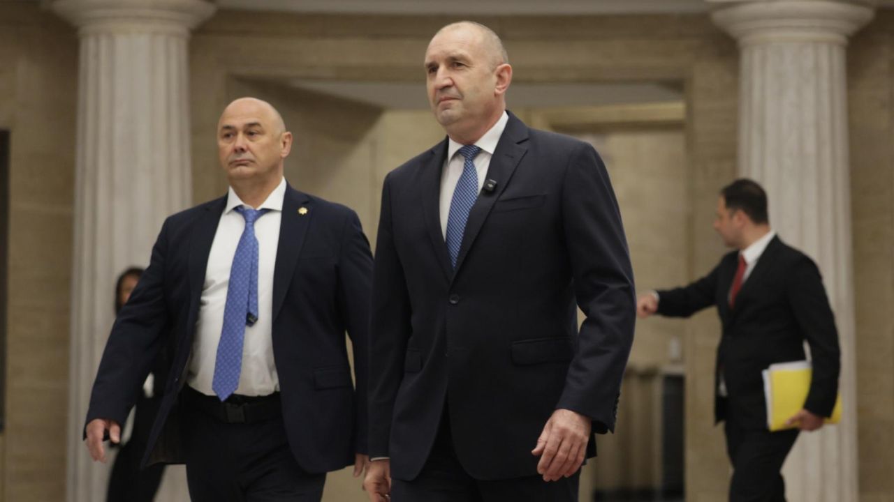 <p>Румен Радев пристига на откриването на 52-рото Народно събрание</p>