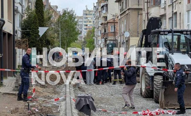 Фатален инцидент в Бургас: Багер изсипа пръст върху работник, мъжът почина