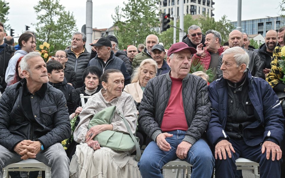 Откриха паметника на Динко Дерменджиев пред стадион Христо Ботев1