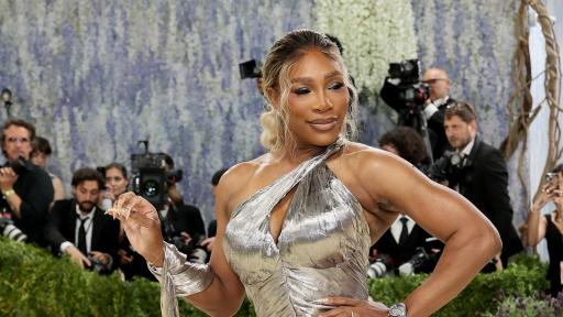 https://m3.netinfo.bg/media/images/51316/51316538/512-288-serina-uiliams-blesti-v-srebyrna-viziia-na-met-gala.jpg