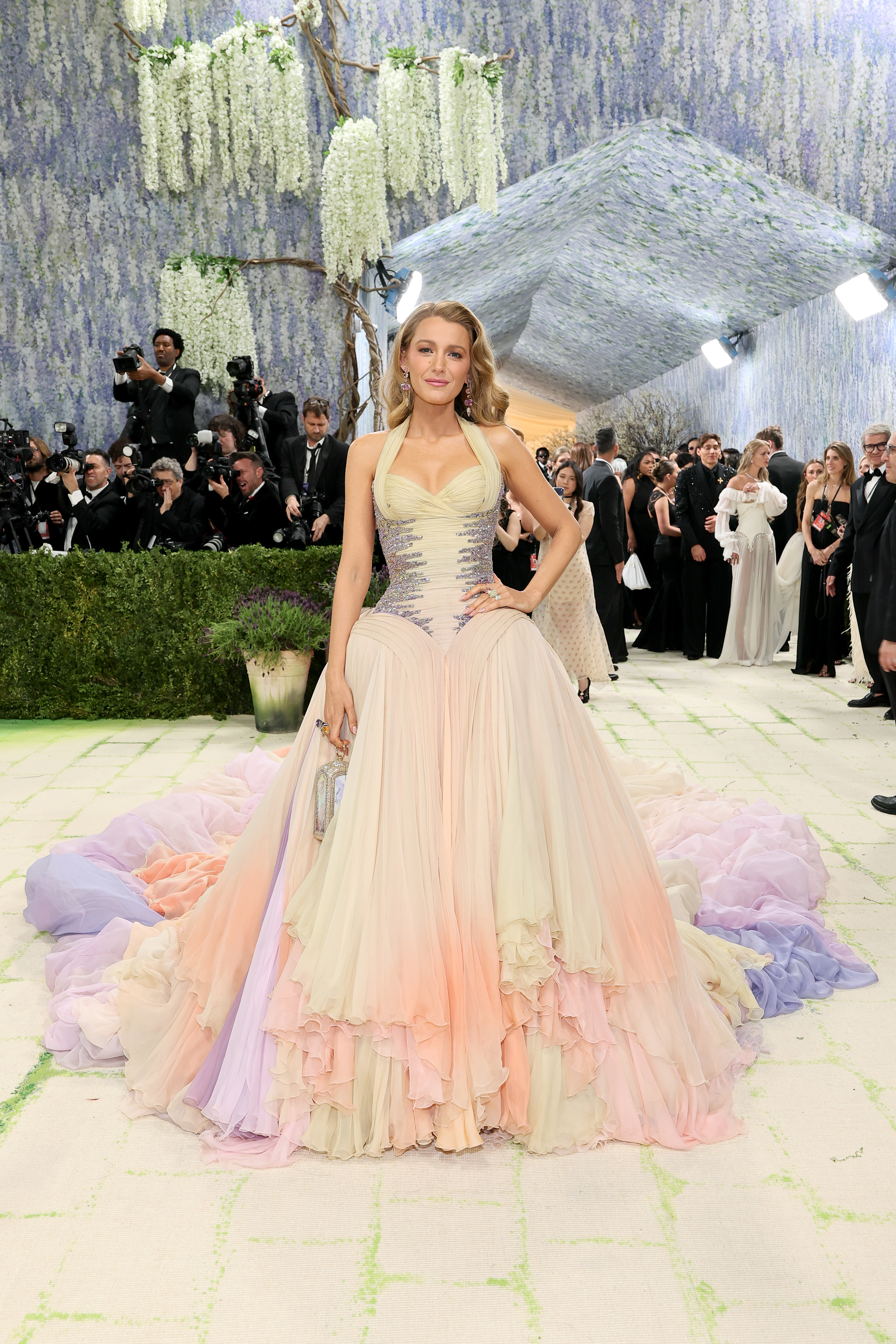 <p>Блейк Лайвли превръща Met Gala в лична изповед на червения килим.</p>
