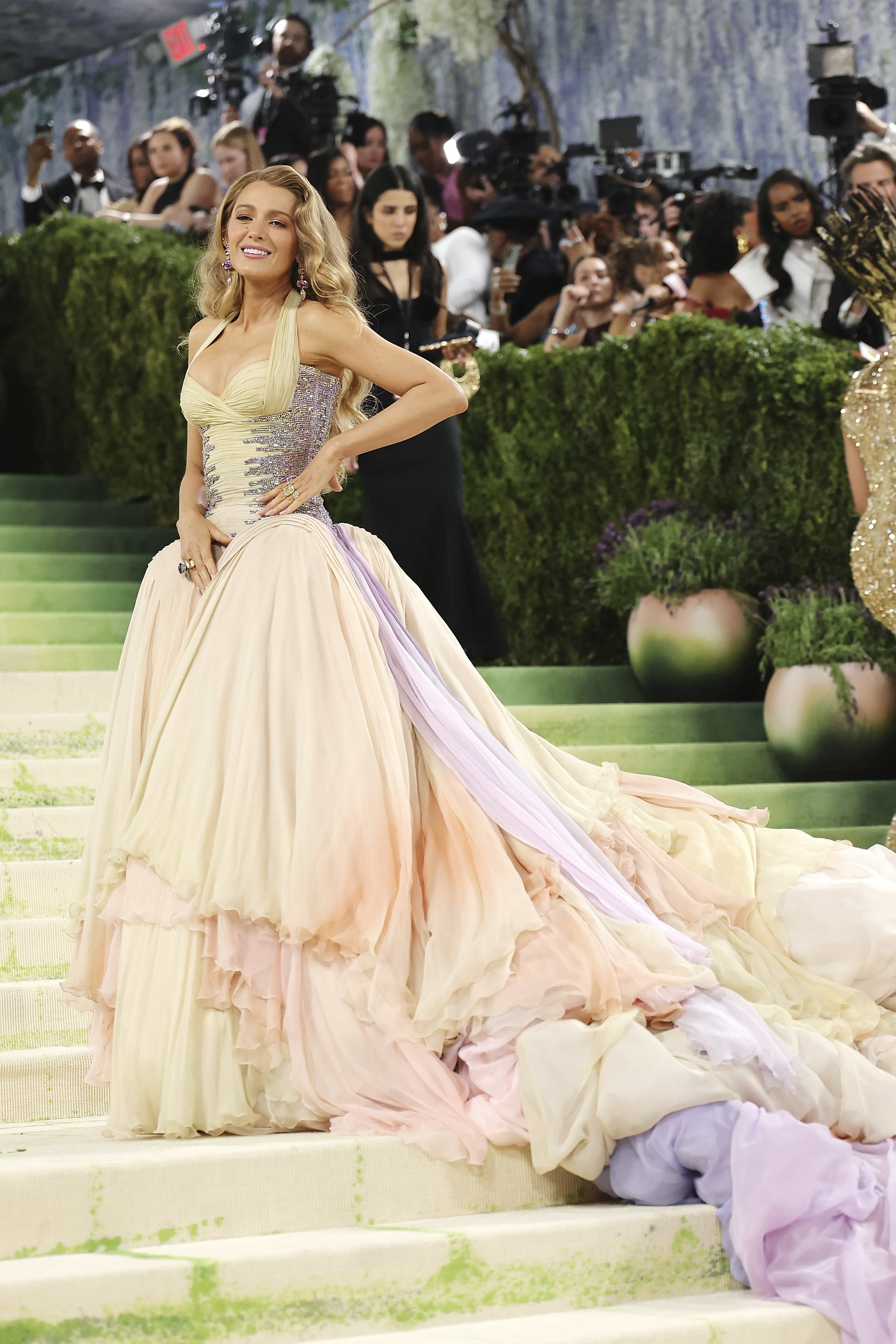 <p>Блейк Лайвли превръща Met Gala в лична изповед на червения килим.</p>