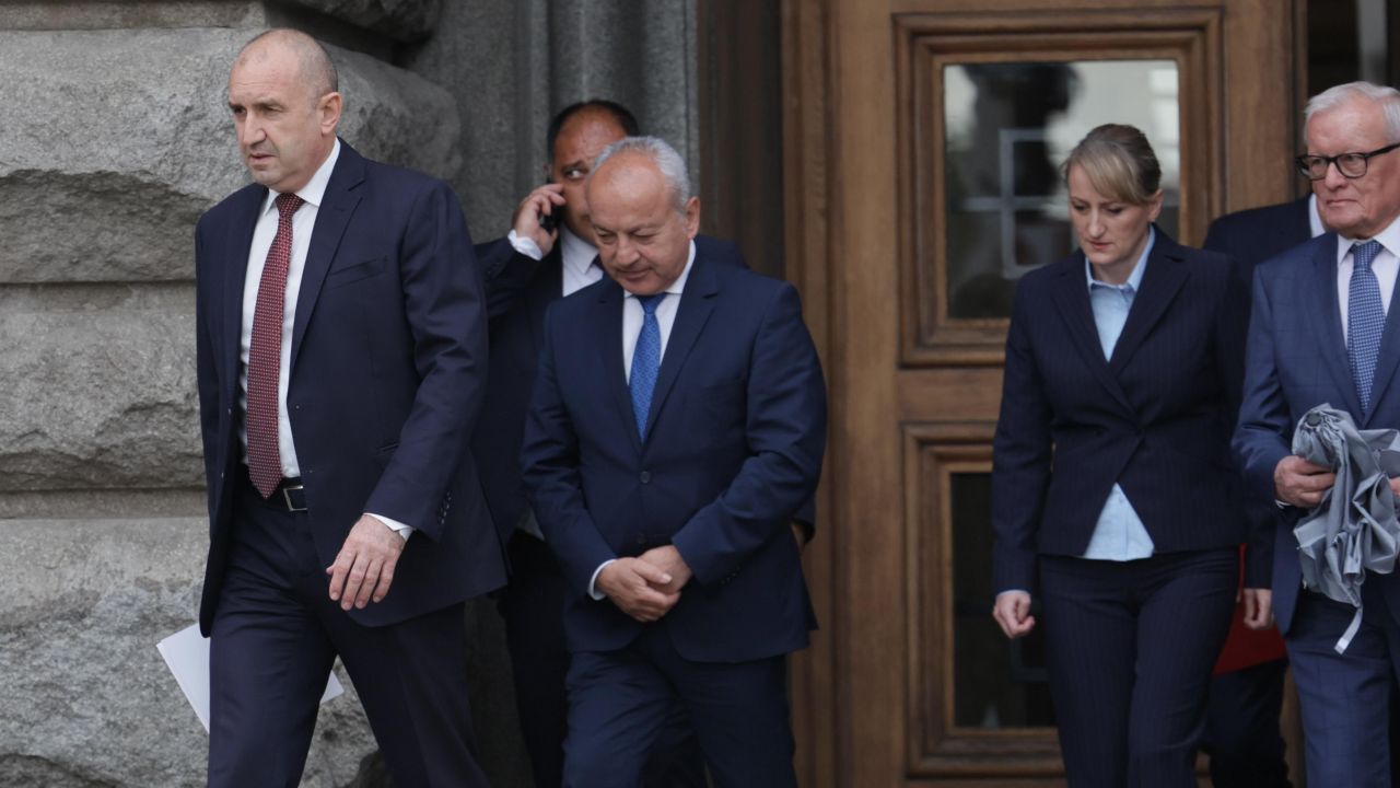 <p>&bdquo;Прогресивна България&ldquo; получи първия проучвателен мандат от &bdquo;Дондуков&ldquo; 2</p>