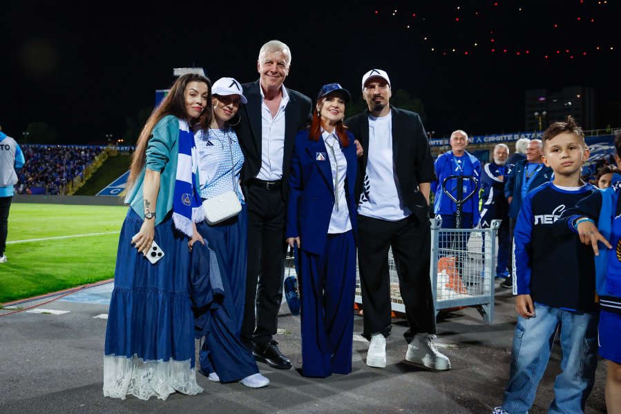 Награждване на Левски1