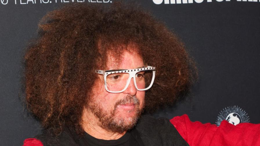 Шокиращата трансформация на Redfoo: От върха на Billboard до корта в Египет