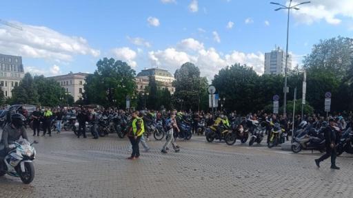 Протест на мотористи блокира центъра на София
