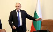 Визи срещу самолети: Радев даде последен срок до края на юни за американските цистерни в София