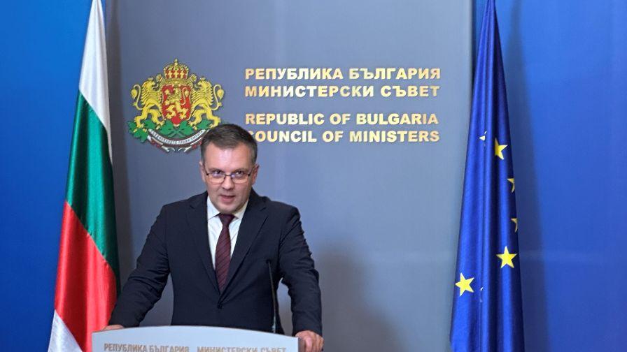 <p>Правосъдният министър съобщи за&nbsp;фрапиращи нарушения в Агенцията по вписванията</p>