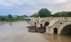 Река Янтра излезе от коритото си край Бяла