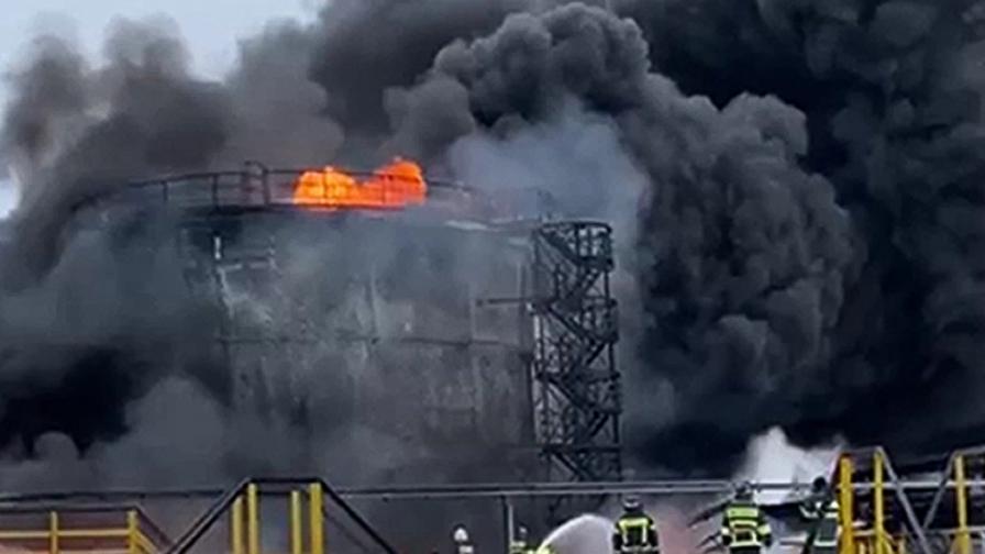 Украйна удари руско петролно депо в Брянска област