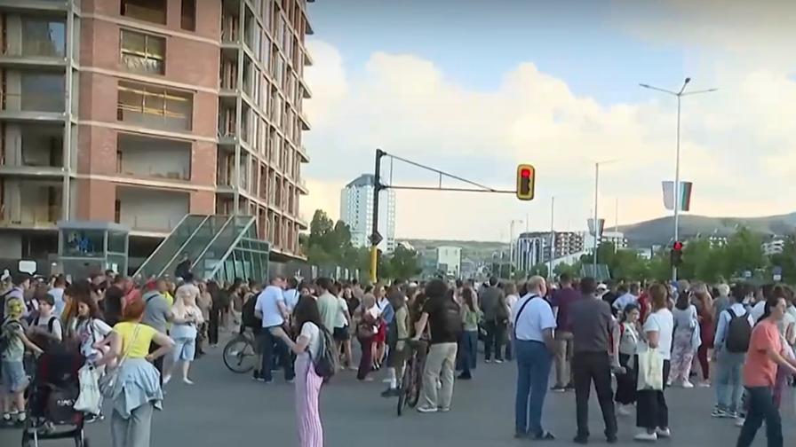 Протест срещу строителството на висока сграда в „Младост”