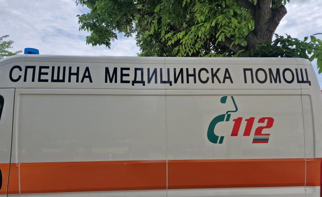 48-годишна жена е с опасност за живота след катастрофа край Павел баня