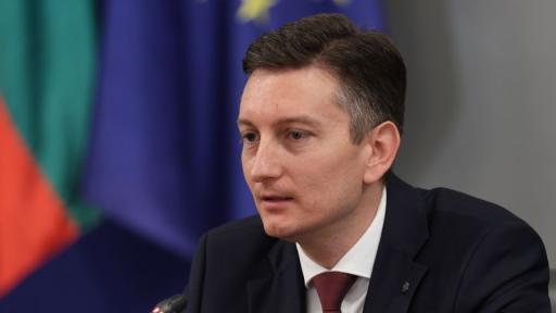 <p>Сменят ръководството на &bdquo;Информационно обслужване&ldquo;</p>