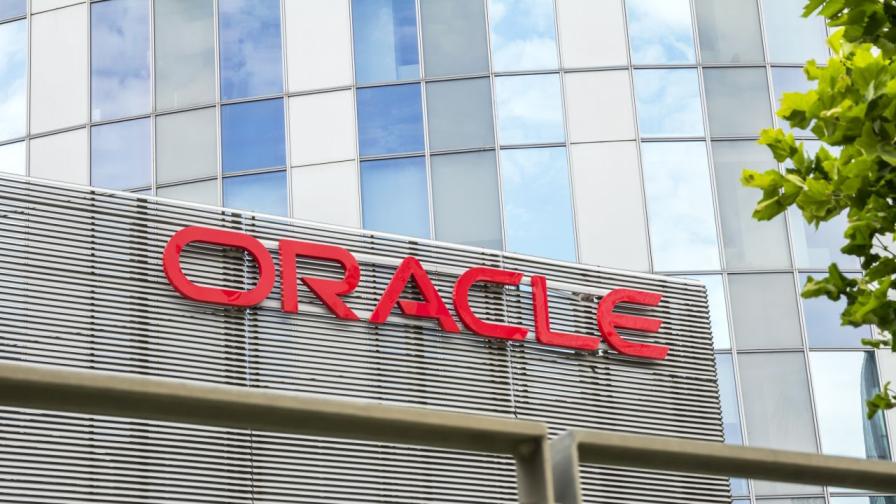 Oracle съкрати 21 000 служители през 2026 г. заради инвестиции в AI