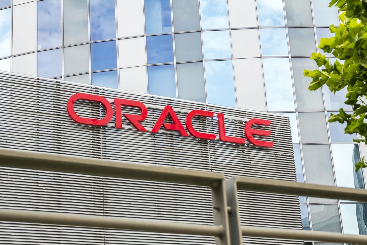 Oracle съкрати 21 000 служители през 2026 г. заради инвестиции в AI