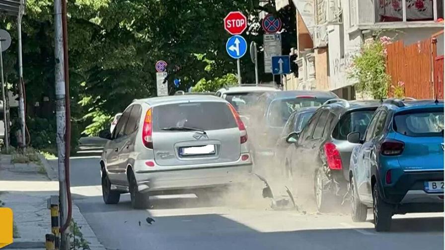 Пиян шофьор се вряза в коли и размаха пистолет пред сватбени гости във Варна
