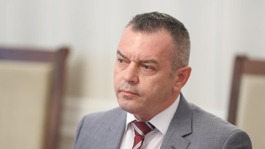 <p>Кабинетът иска нов мандат за шефа на военното разузнаване</p>