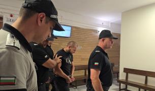 „Съвестта ми е чиста“: Оставиха в ареста обвиняемия за тройното убийство в Угърчин