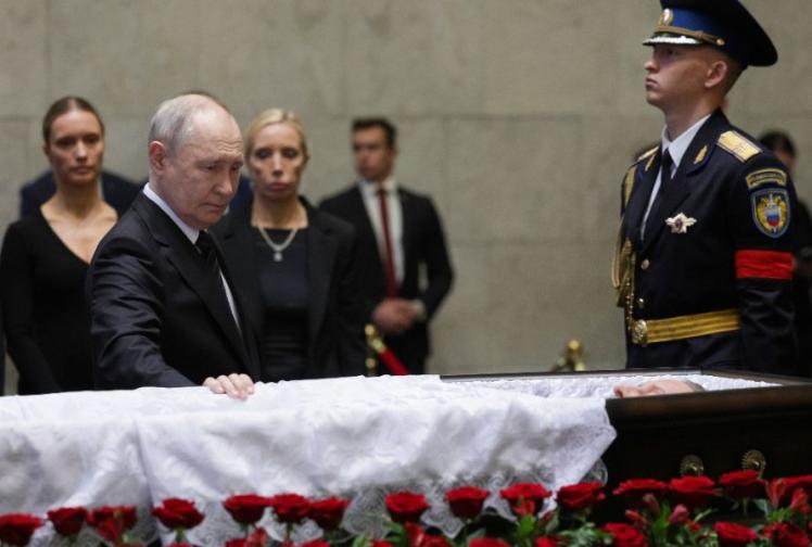 Путин изпрати в последния му път Сергей Иванов
