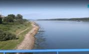 Драстичен спад на река Дунав край Лом: Има ли опасност за корабоплаването