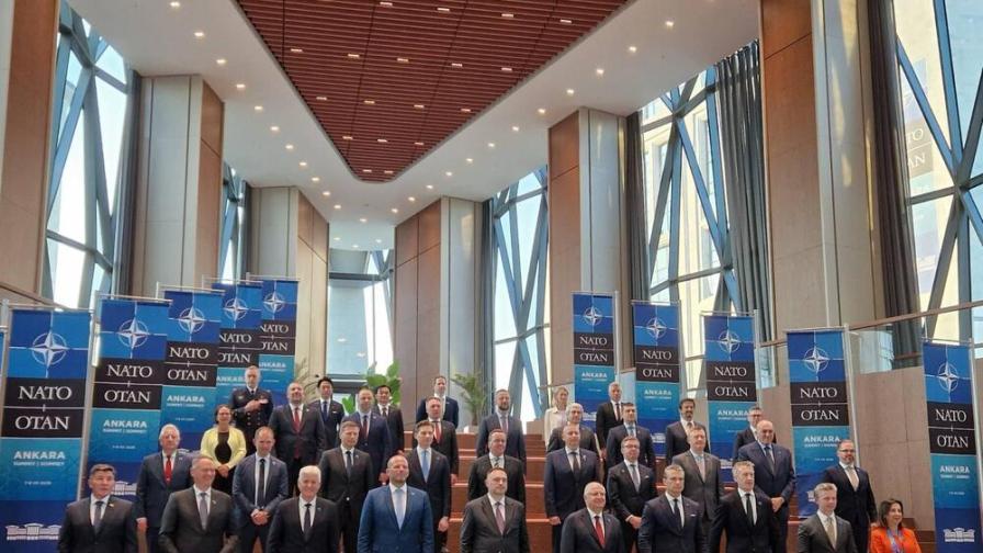 България подкрепя трансформацията на НАТО и по-големите инвестиции в отбраната