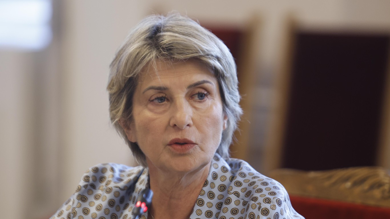 Весела Лечева стана баба за втори път