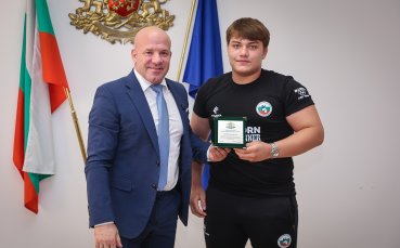 Министър Керязов отличи медалистите от Европейското първенство по джудо за кадети