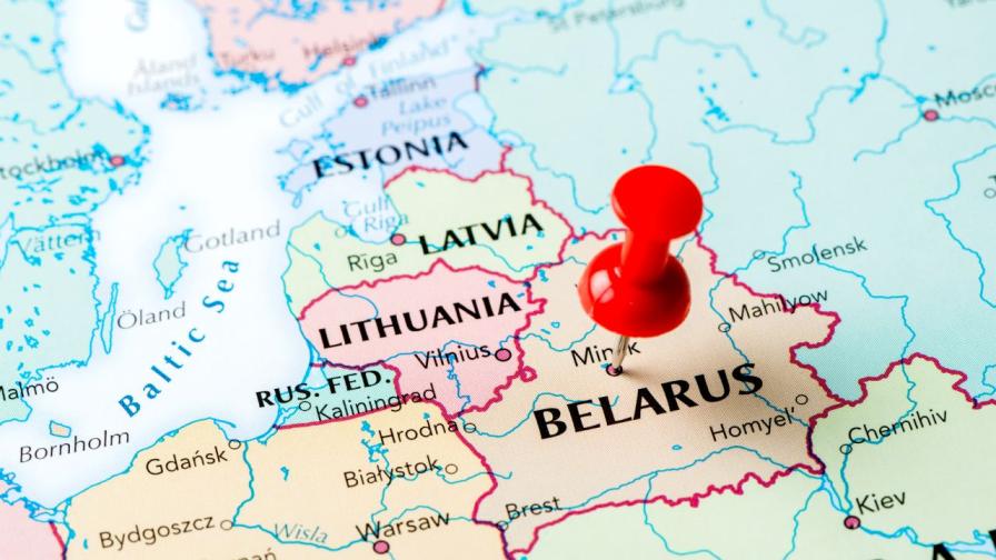 <p>Тръмп с нов ход в Европа: Защо САЩ смекчават натиска върху Беларус, докато ЕС се барикадира?</p>