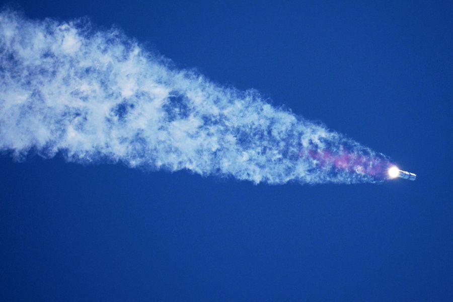 <p>Ракетата Starship изпълни нов тестов полет.</p>
