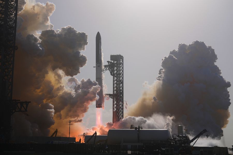<p>Ракетата Starship изпълни нов тестов полет.</p>