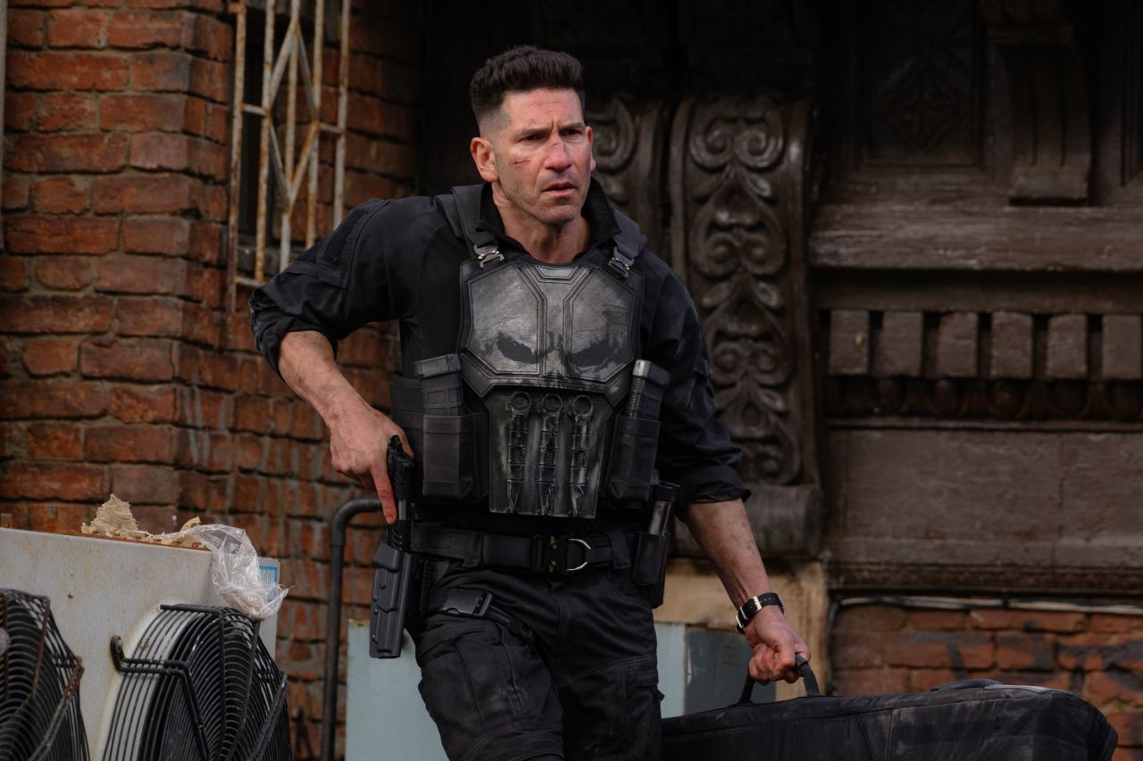 <p>Новият филм от поредицата на Marvel връща Питър Паркър обратно на улиците на Ню Йорк след събитията от &bdquo;Без път към дома&ldquo;. Разгледайте ексклузивните кадри от &bdquo;Спайдър-Мен: Нов ден&ldquo;, които загатват за по-зрялата атмосфера, драматичните обрати в живота на героя и зрелищните актьорски превъплъщения, оценени от критиката като най-доброто за Човека-паяк от десетилетия насам.</p>