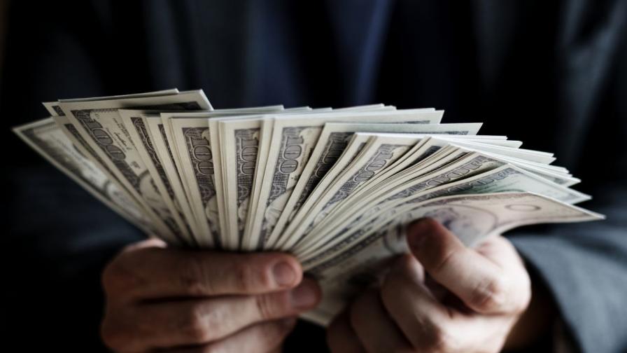 <p>24-годишен вундеркинд загуби $45 милиарда дни преди пищната си сватба</p>