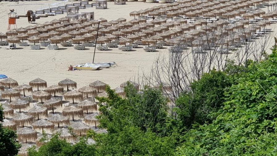 Затвориха плаж "Изток" в Свети Влас заради фекални води