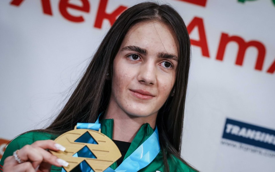 Световна шампионка Виктория Ангелова: борба и упоритост Световна шампионка Виктория Ангелова: борба и упоритост