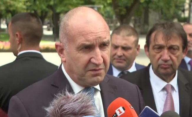 Радев: Поели сме риска да има по-висок дефицит, за да има решения на проблемите на хората