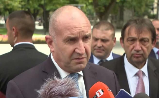 Радев: Поели сме риска да има по-висок дефицит, за да има решения на проблемите на хората