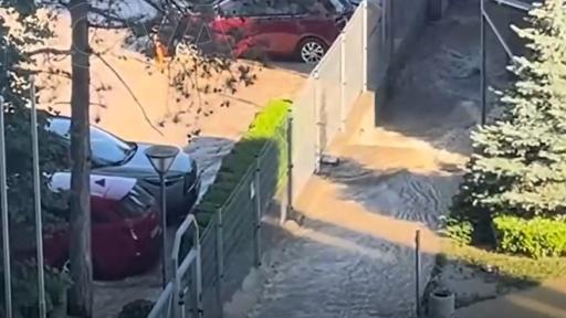 Магистрален водопровод се спука и заля улици във Варна