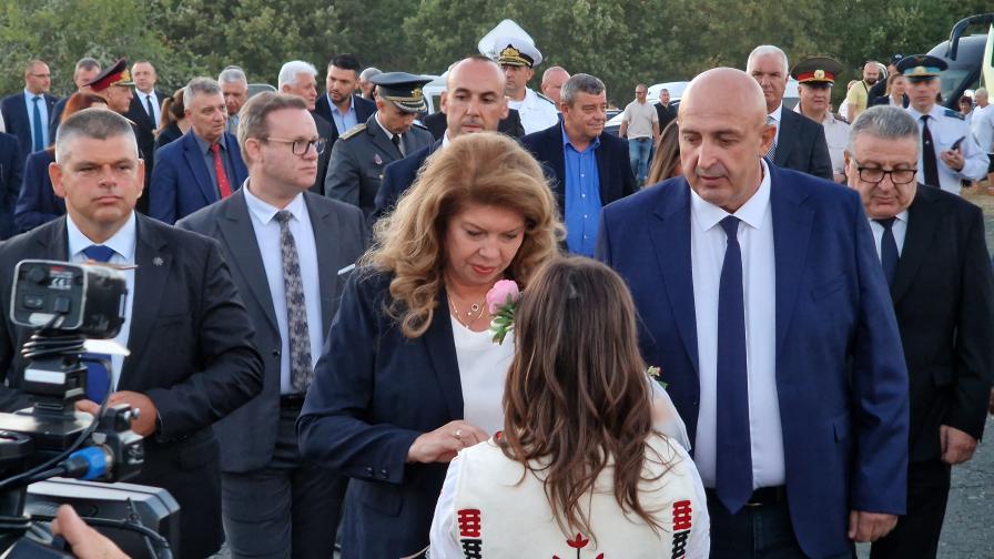 Йотова присъства на отбелязването на 123-ата годишнина от Илинденско-Преображенското въстание в местността Петрова нива край Малко Търново