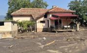 След потопа в Струмяни: Общината зове за доброволци, водата остава негодна за пиене