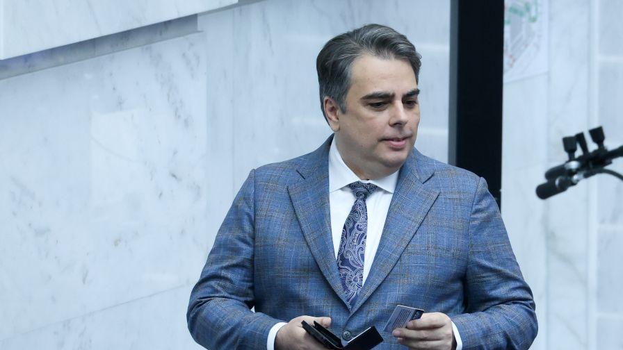 <p>Асен Василев: ПБ иска да ни върне обратно към философията на евтиния труд</p>