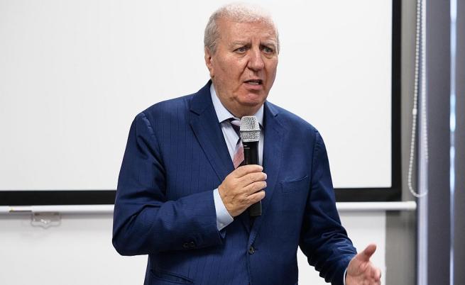 Александър Томов влиза в надпреварата за президент