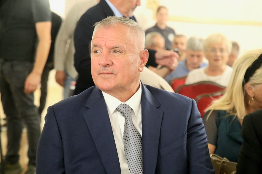 <p>Сърбия се сбогува с Ратко Младич.</p>