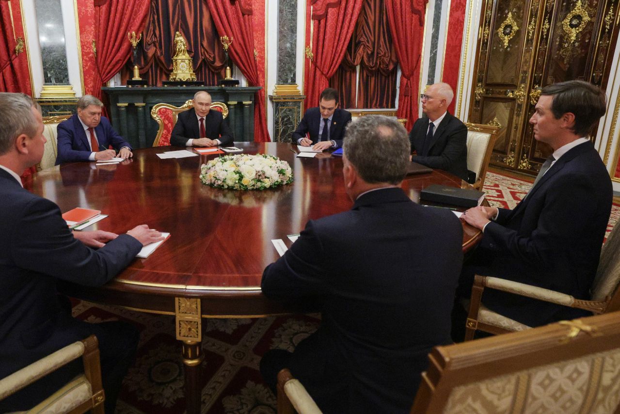 <p>Уиткоф и Къшнър се срещнаха с Путин в Москва за мирни преговори за Украйна.</p>